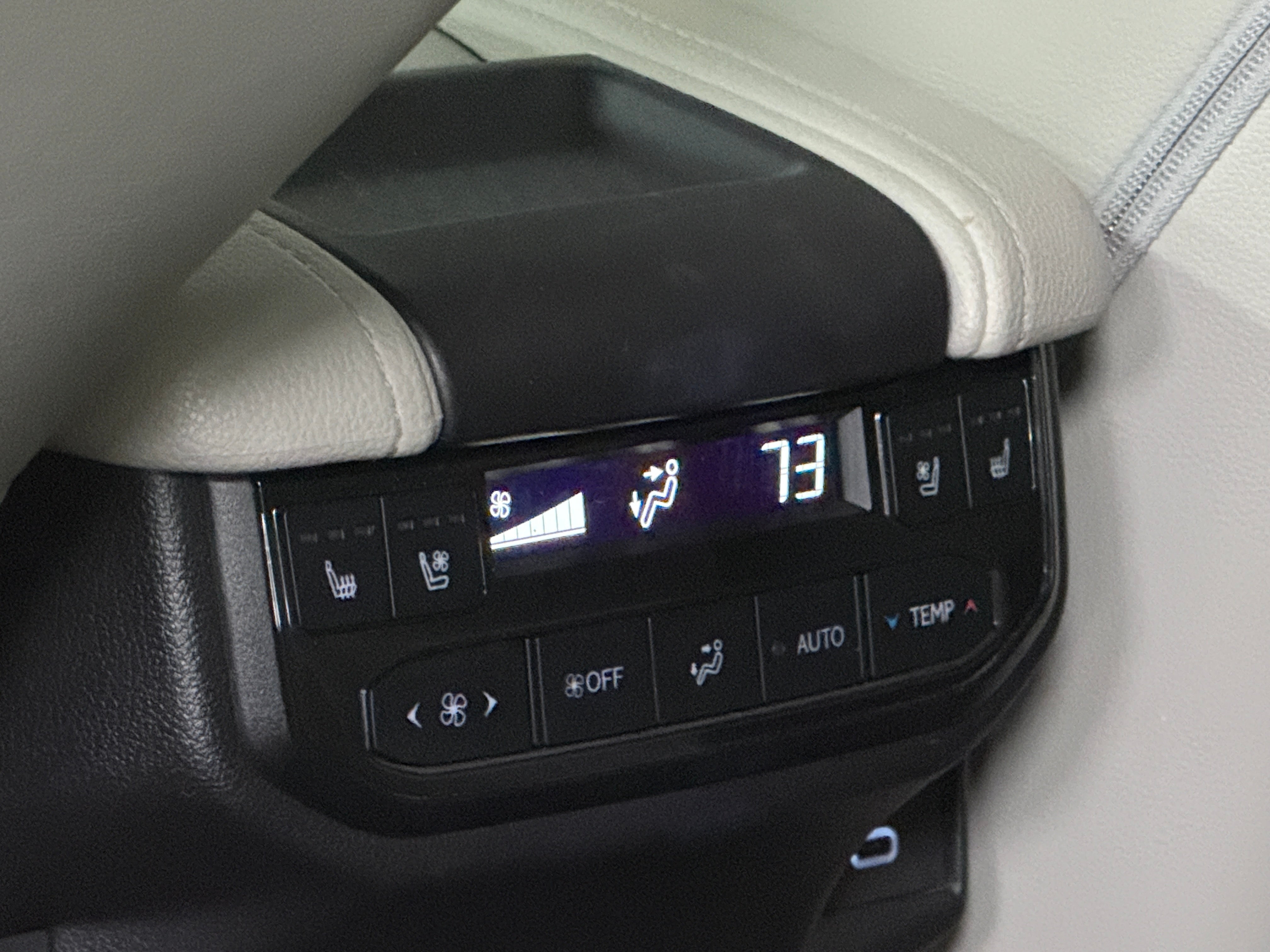 toyota grand highlander 2025 5TDAAAB52SS091143 image toyota grand highlander 2025 5TDAAAB52SS091143 image